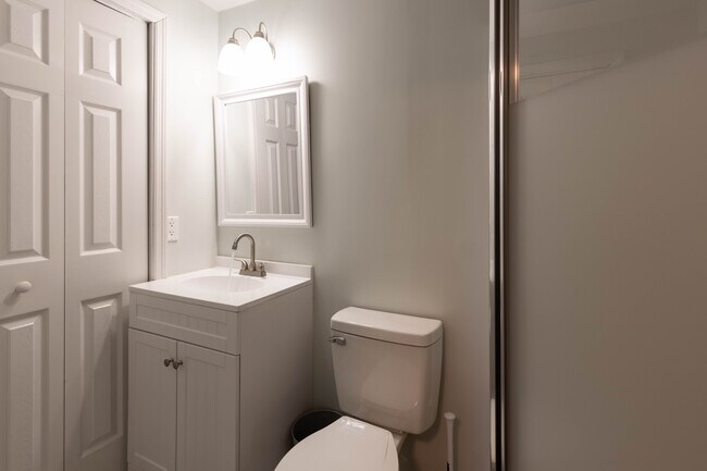 Photo - 2290 Malibu Dr SE