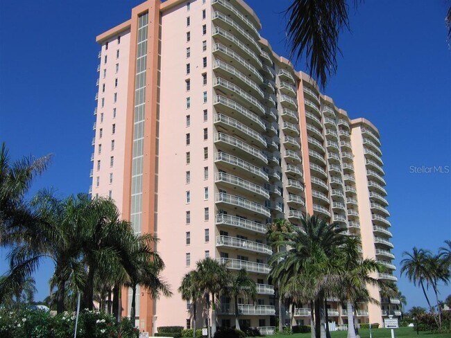 Photo - 4900 Brittany Dr S Unidad 1206 Rental