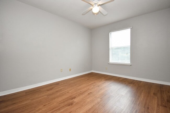 Photo - 2360 SW Archer Rd
