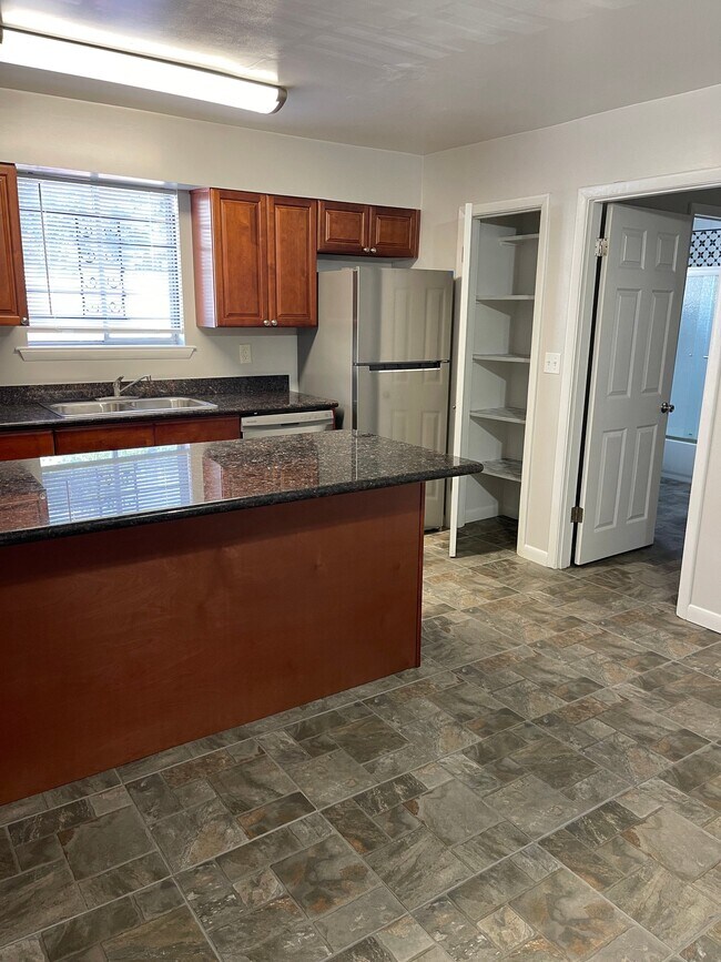 2525 Annunciation St Unidad 3