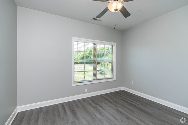 2BR, 2BA - 907SF - Second Bedroom