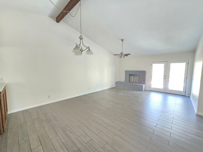 Photo - 320 Carmel Cir