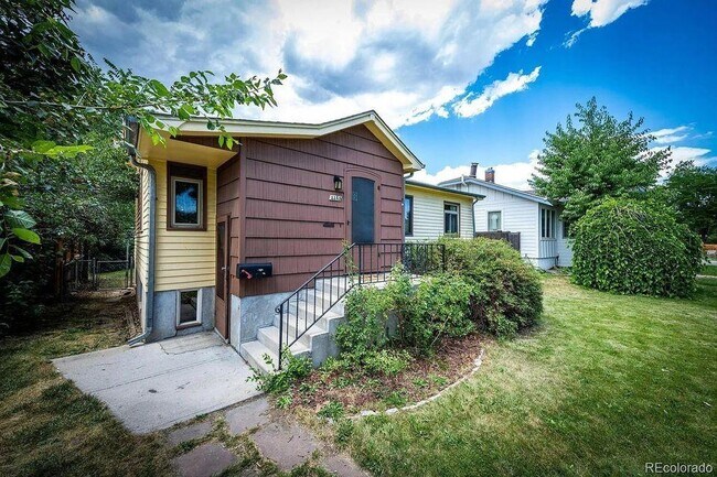 Photo - 2285 Gray St