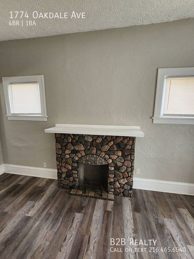 Photo - 1774 Oakdale Ave