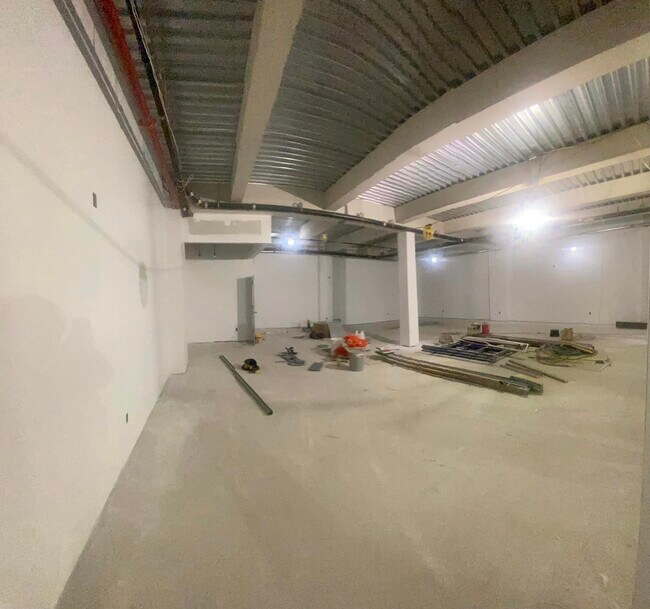 Photo - 2068 E 14th St