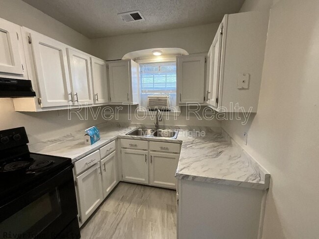 Photo - 2677 Larose Ave