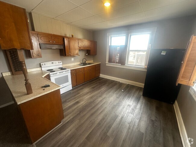 Building Photo - 2301 S 11th St Unit 2301 1/2 A S 11th St. Rental