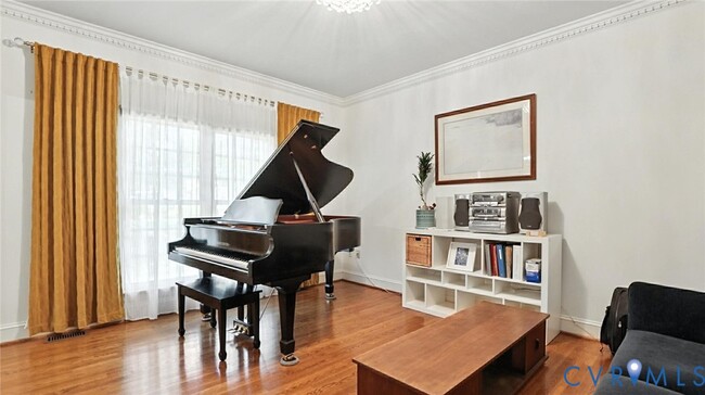 Photo - 3321 Gloucester Rd