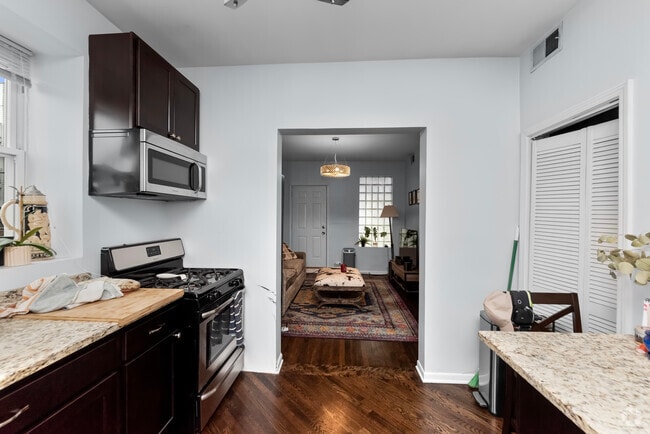 Building Photo - 2348 W Moffat St Unit # 02R Rental