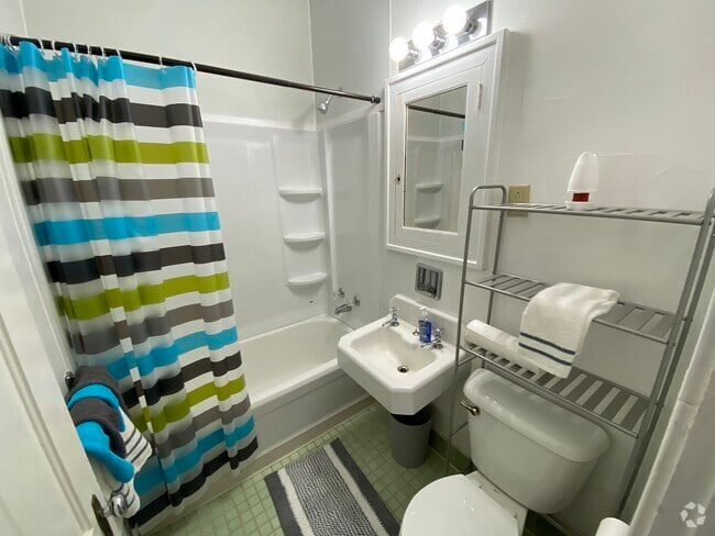 Building Photo - 1417 S 12th St Rental