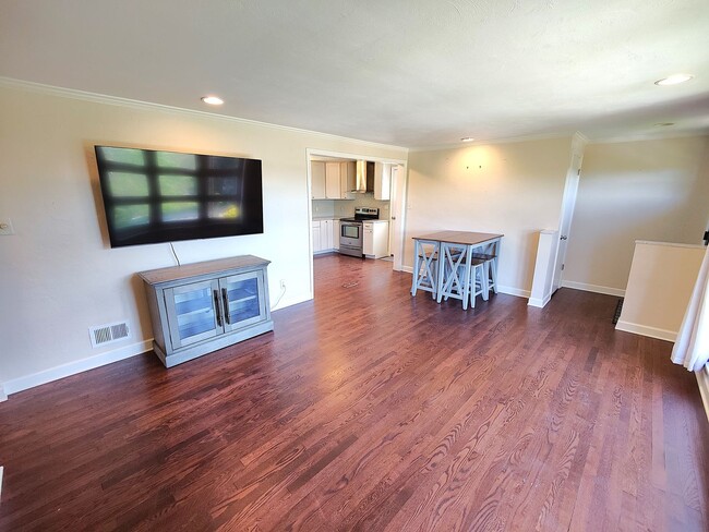 Photo - *Beautifully Updated & Modern 3BD/1BA Single Family Home Available in Whitehall*