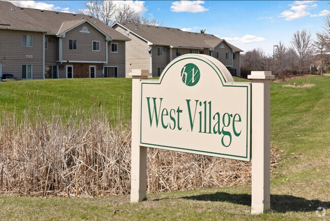 Building Photo - 700 W Village Rd Rental