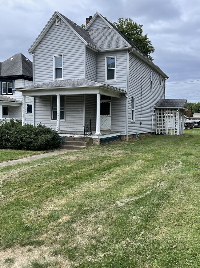 5611 Grand Central Ave House House Rental in Vienna, WV