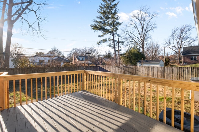 Photo - 318 Castleview Dr