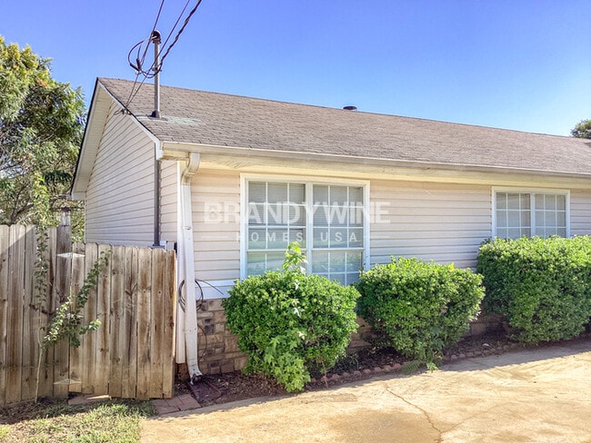 Photo - 630 Morrow Rd