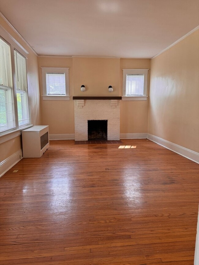 Photo - 3 Bedroom || 1.5 Bathroom Home