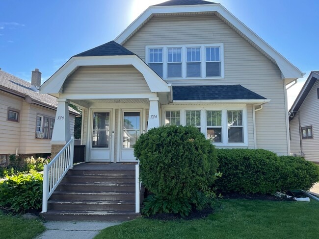 Upper Unit - Private front entrance - 336 N 70th St Unit Upper Duplex