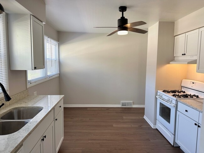 Photo - 525 Ryan Ln Unit A