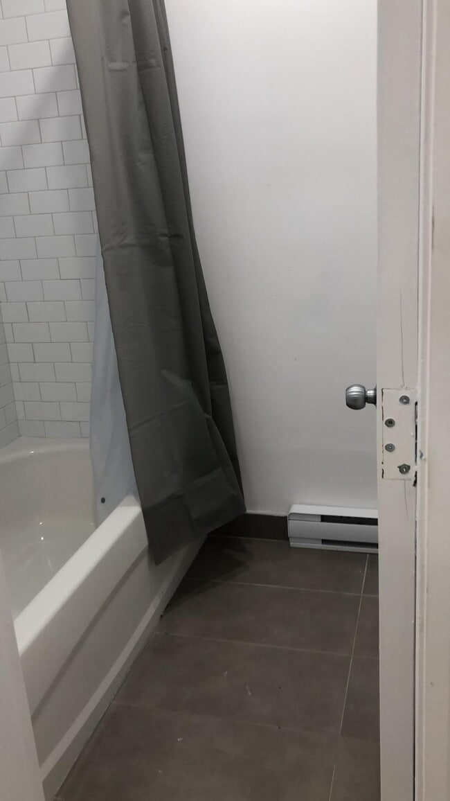 Building Photo - 1638 St Christophe St Unit 4