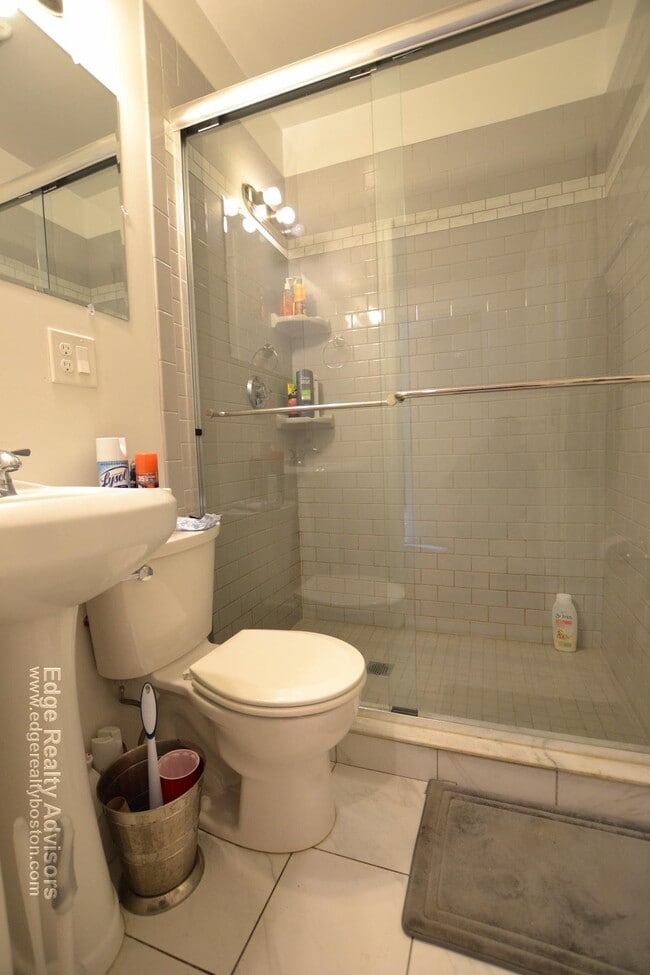 Photo - 8 Sawyer Ter