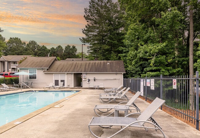 Photo - Gregory Lane Apartments