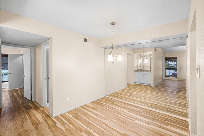 Photo - 1818 Augusta Dr Unit 4