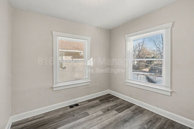 Photo - 5713 Brooklyn Ave