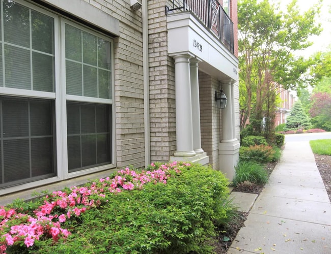 Photo - 12432 Liberty Bridge Rd Unidad A Rental