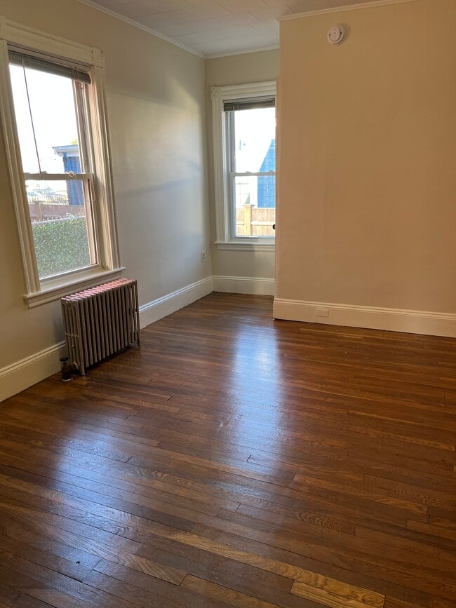 bedroom - 52 Rock Valley Ave Unit 1