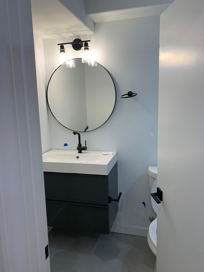 Photo - 2416 Clifford St