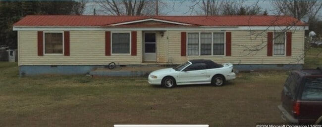 Building Photo - 3 Bedroom 2 Bathroom Rental
