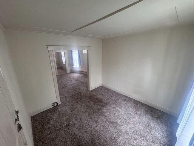 Photo - 514 E 6th St