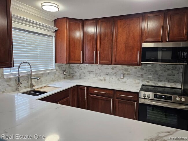 Photo - 3551 W 14 Mile Rd Unit 3