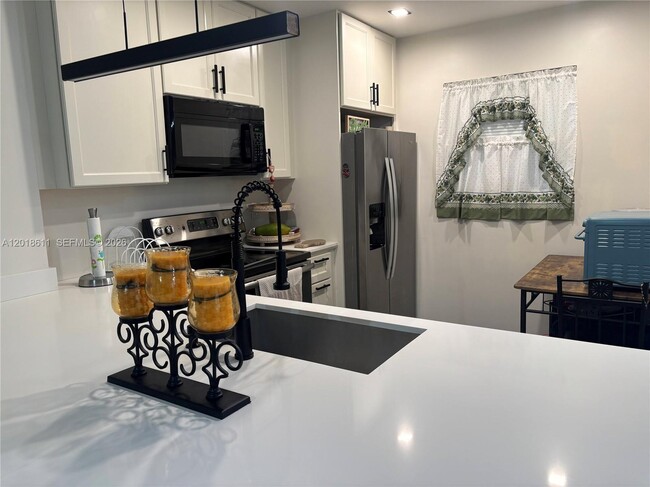 Photo - 300 Berkley Rd Unidad 212
