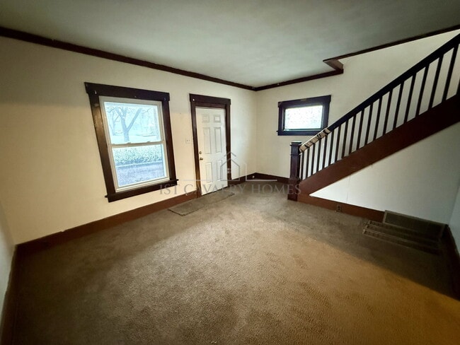 Photo - 240 Park Ave SW