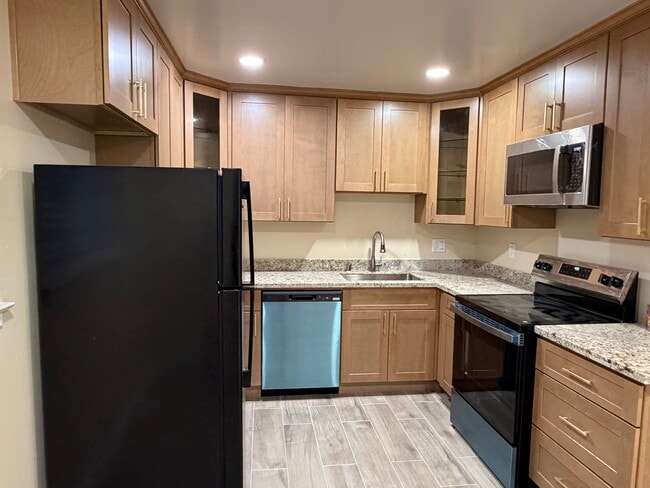 Photo - 545 Northlake Dr Unit 4