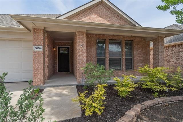 Building Photo - 9604 Palm Valley Dr