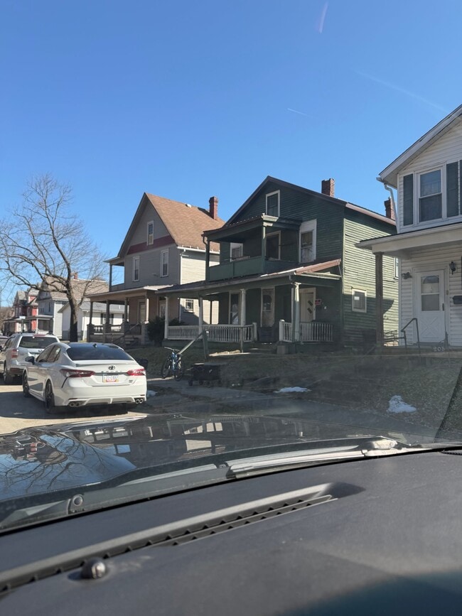 Building Photo - 203 W Front St