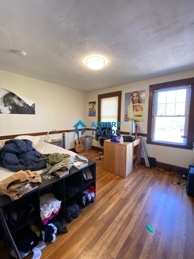 Photo - 16 Sawyer Ter Unit SF 8-bed 2-bath