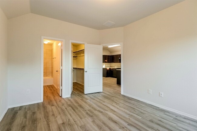 Photo - 392 Upper Creek Dr