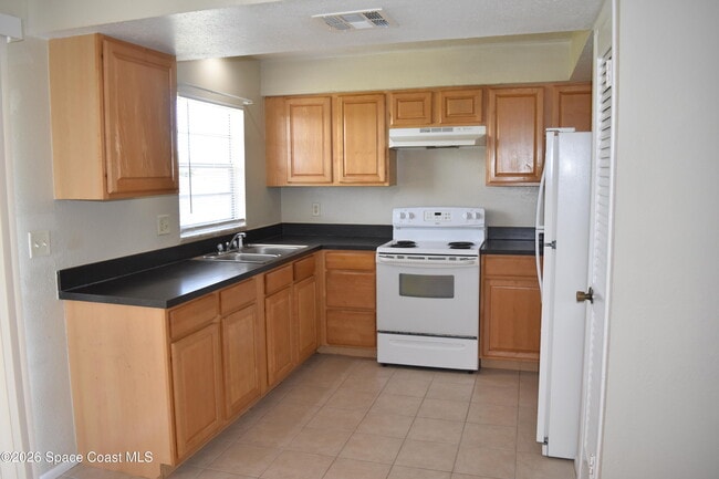 3134 Edgewood Dr NE
