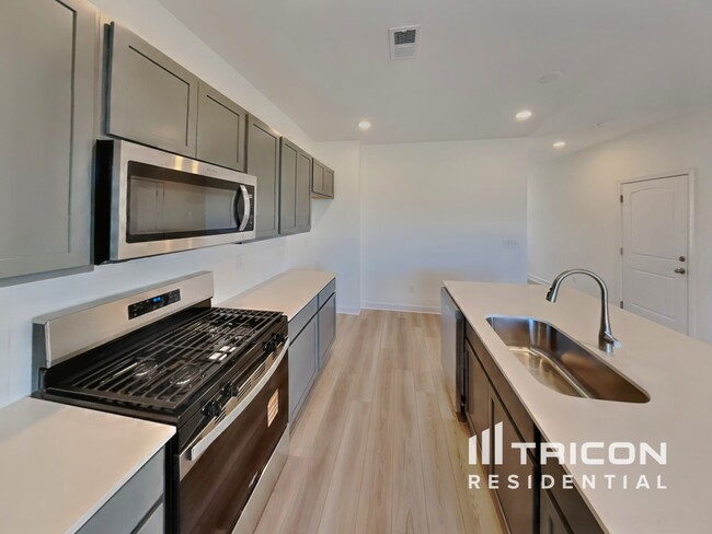 Photo - 281 Subban Ct