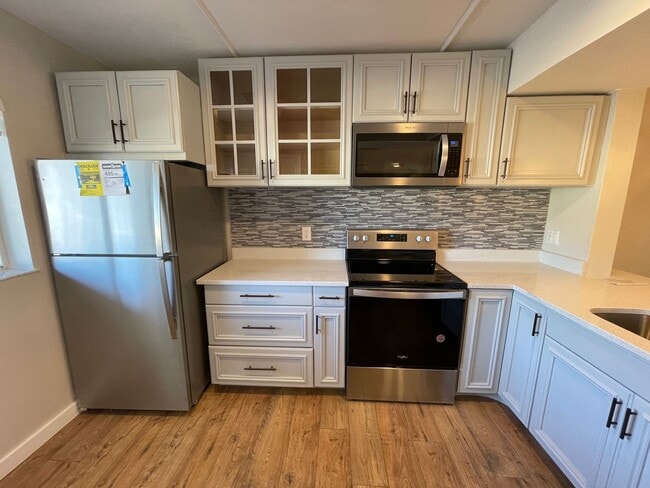 Photo - ANNUAL RENTAL - 2ND FLOOR 2/2 AT NAPLES TRACE Unidad 6