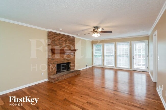 2107 Amherst Trail SE