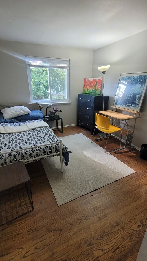 Photo - 2184 Hemlock Dr House