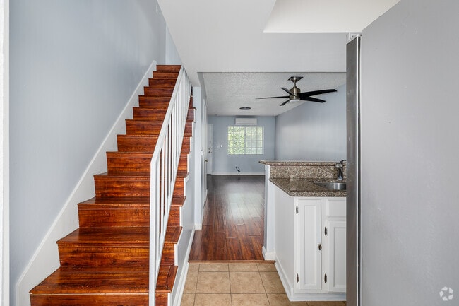 2 habitaciones, 1,5 baños - 111 m² - Cocina - Sunflower Norton Apartments