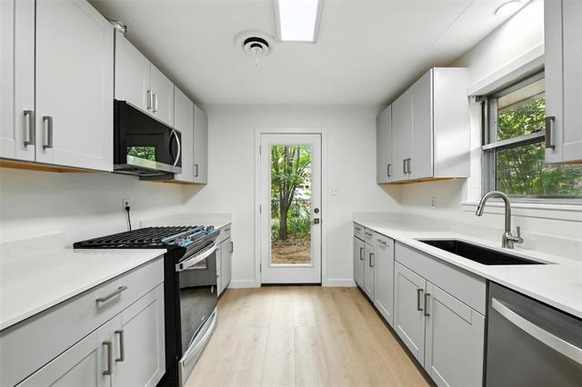 Building Photo - 1308 Dartmouth Pl Rental