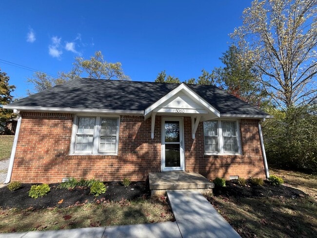 Building Photo - Charming 2 Bedroom / 1 Bath Home in Joelto...