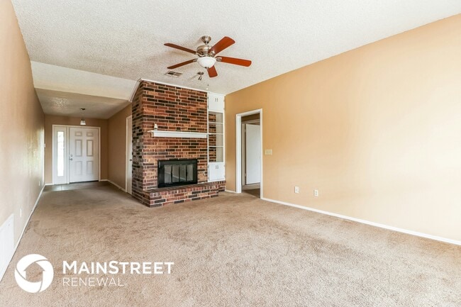 Photo - 100 N Eastgate Dr