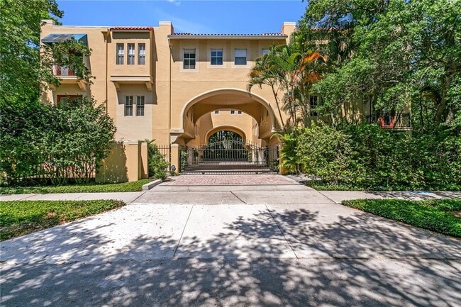 Photo - 3010 W Stovall St Townhome